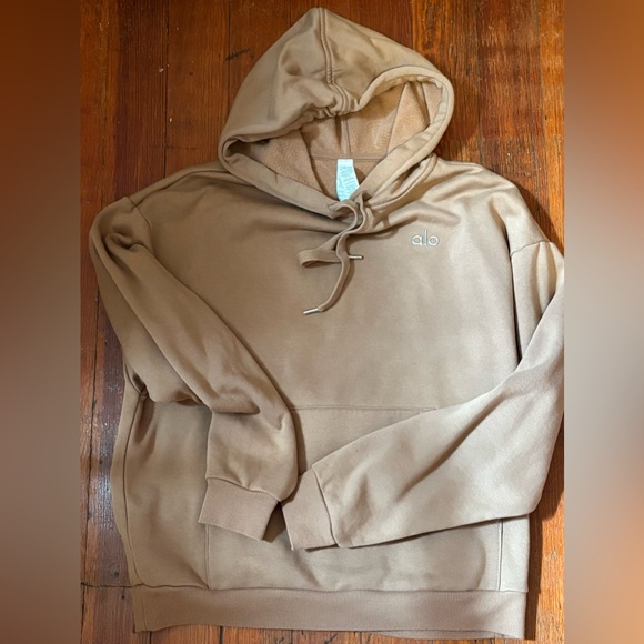 Alo Yoga Toasted Almond Brown Accolade Hoodie Sweatshirt SZ. S EUC - Picture 2 of 4